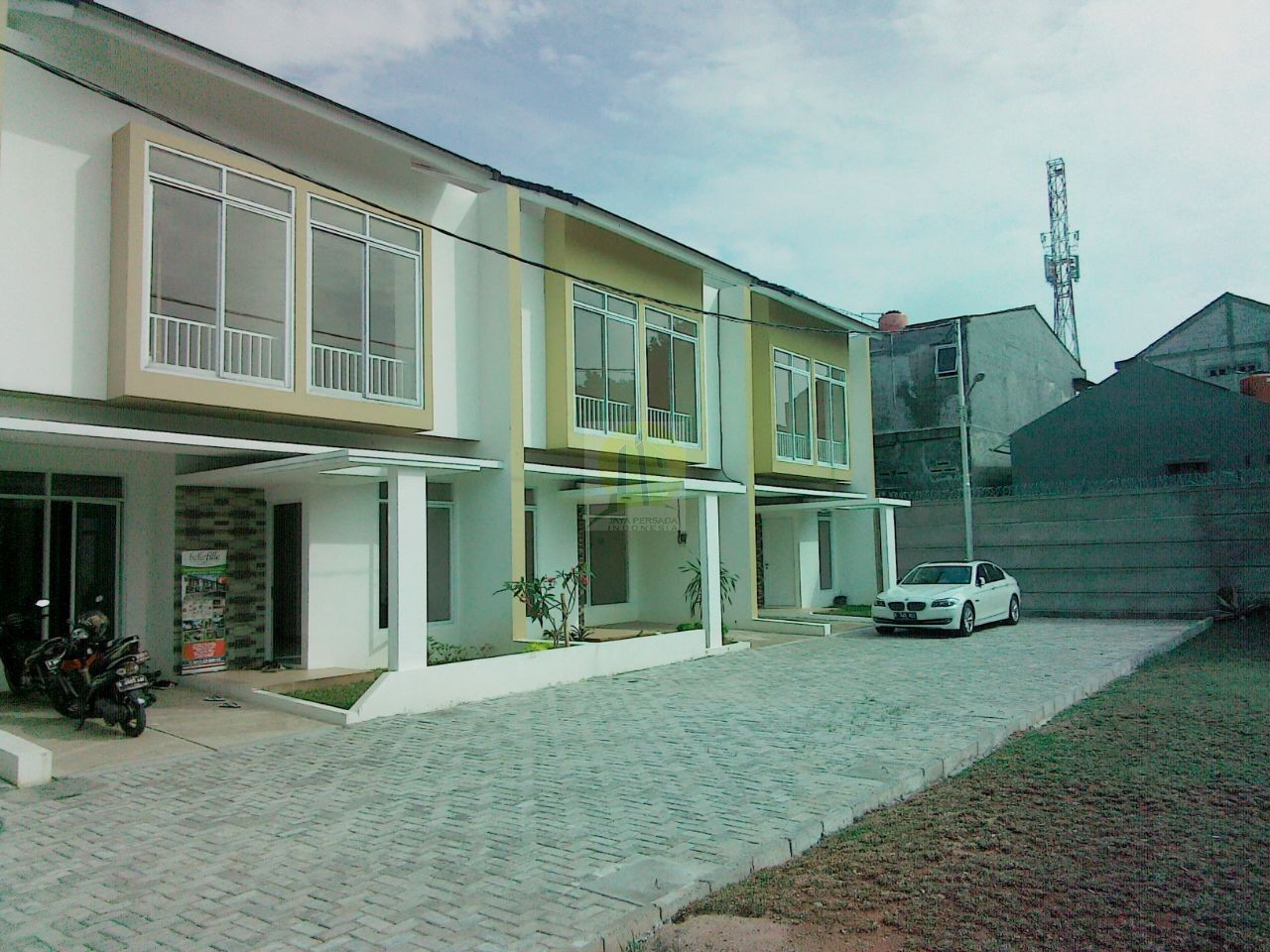 Rumah Cluster Posisi Strategis di Bintaro