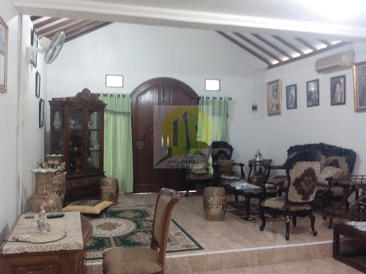 Ruang Tamu rumah dijual di ciledug.jpg