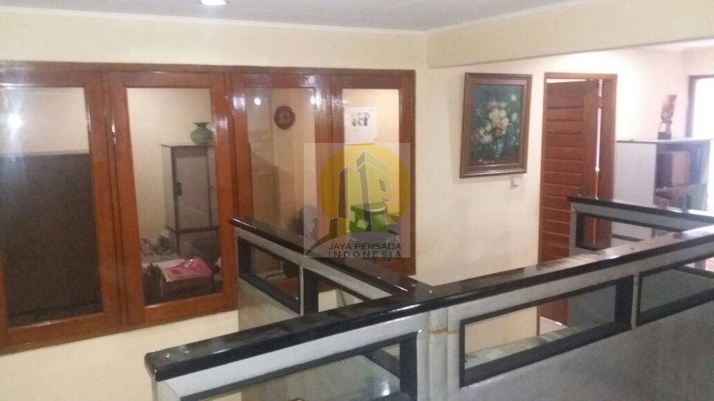Ruangan Eks Kantor Rumah dijual di bintaro sektor 1.jpg