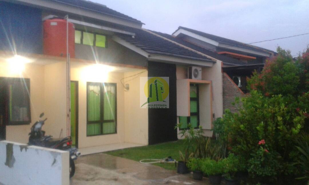 Tampak Samping Rumah Minimalis Over Kredit di Centeral Park Cikarang Bekasi.jpg