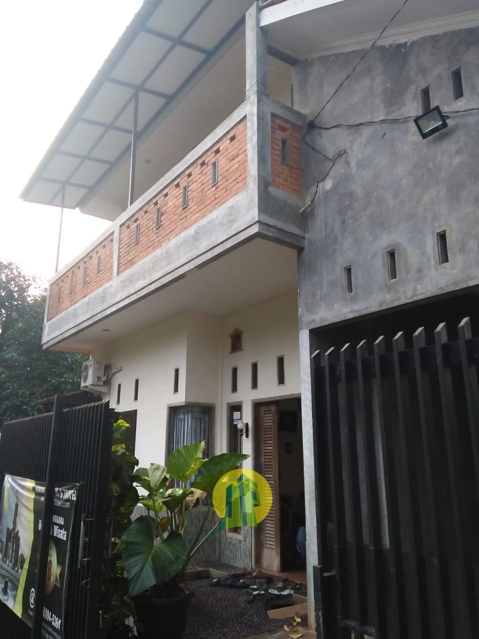 Rumah Second Halaman Luas di Parung Bogor