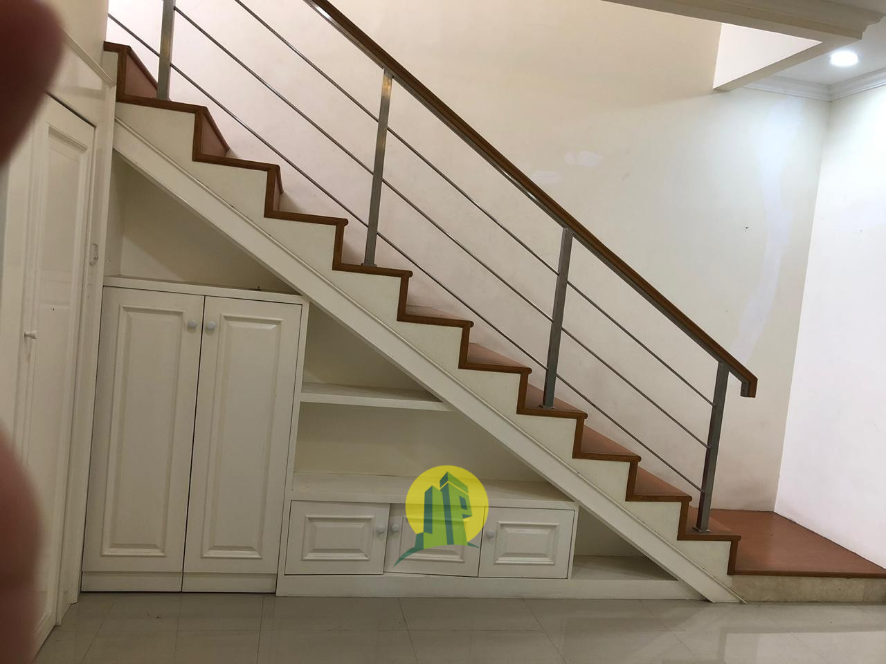 tangga ke lantai dua