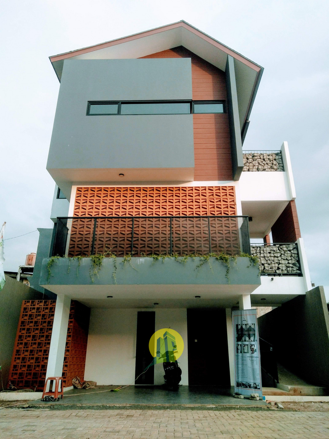 Rumah 3 Lantai Konsep Modern Style Milenial Di Jagakarsa Prop789