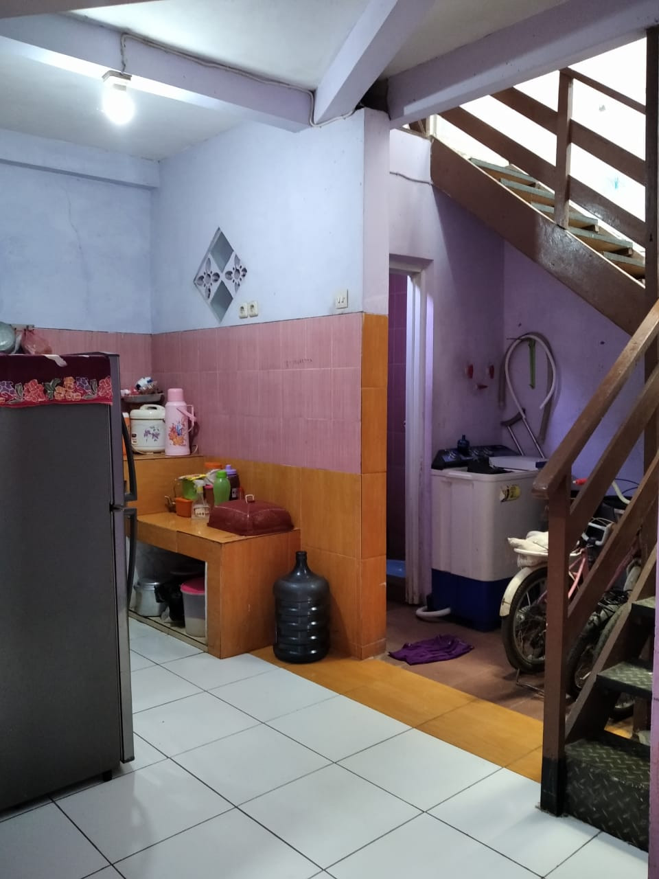 tangga rmh 2lt dkt pintu tol pd grde.jpeg