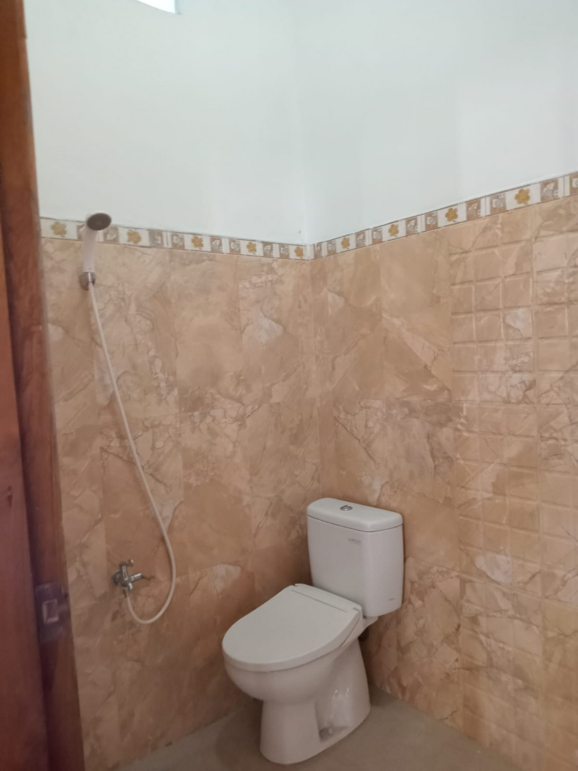 toilet rmh mewah di mudtika jaya.jpeg