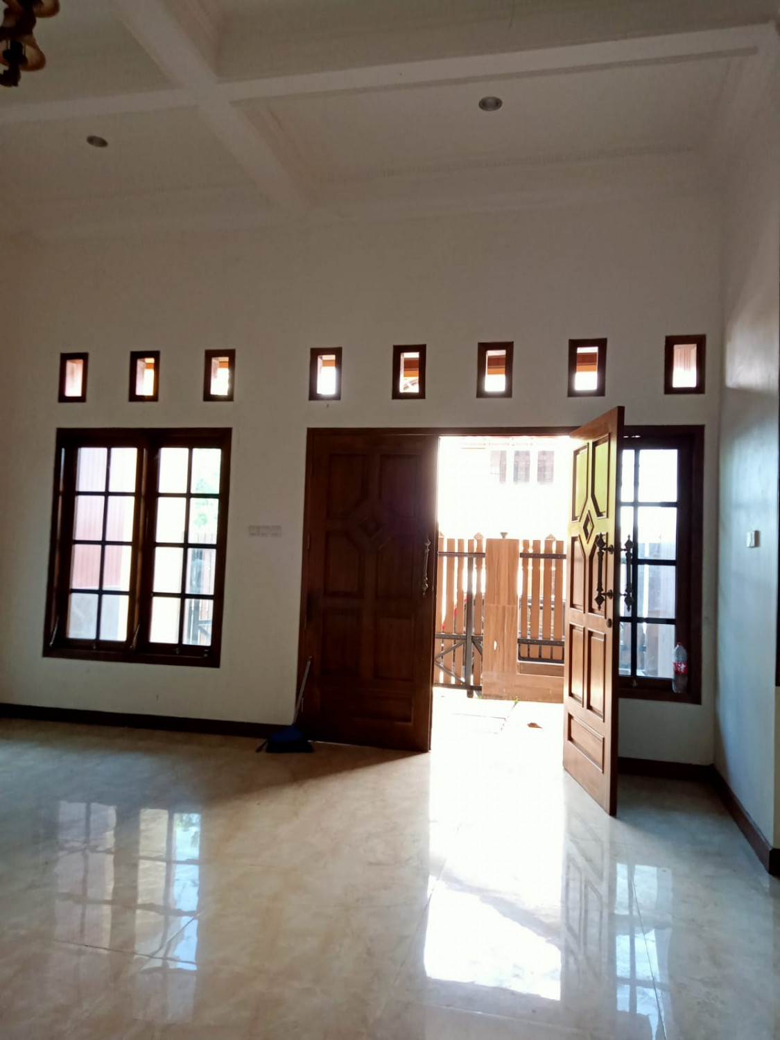 pintu utama rmh baru mewah.jpeg