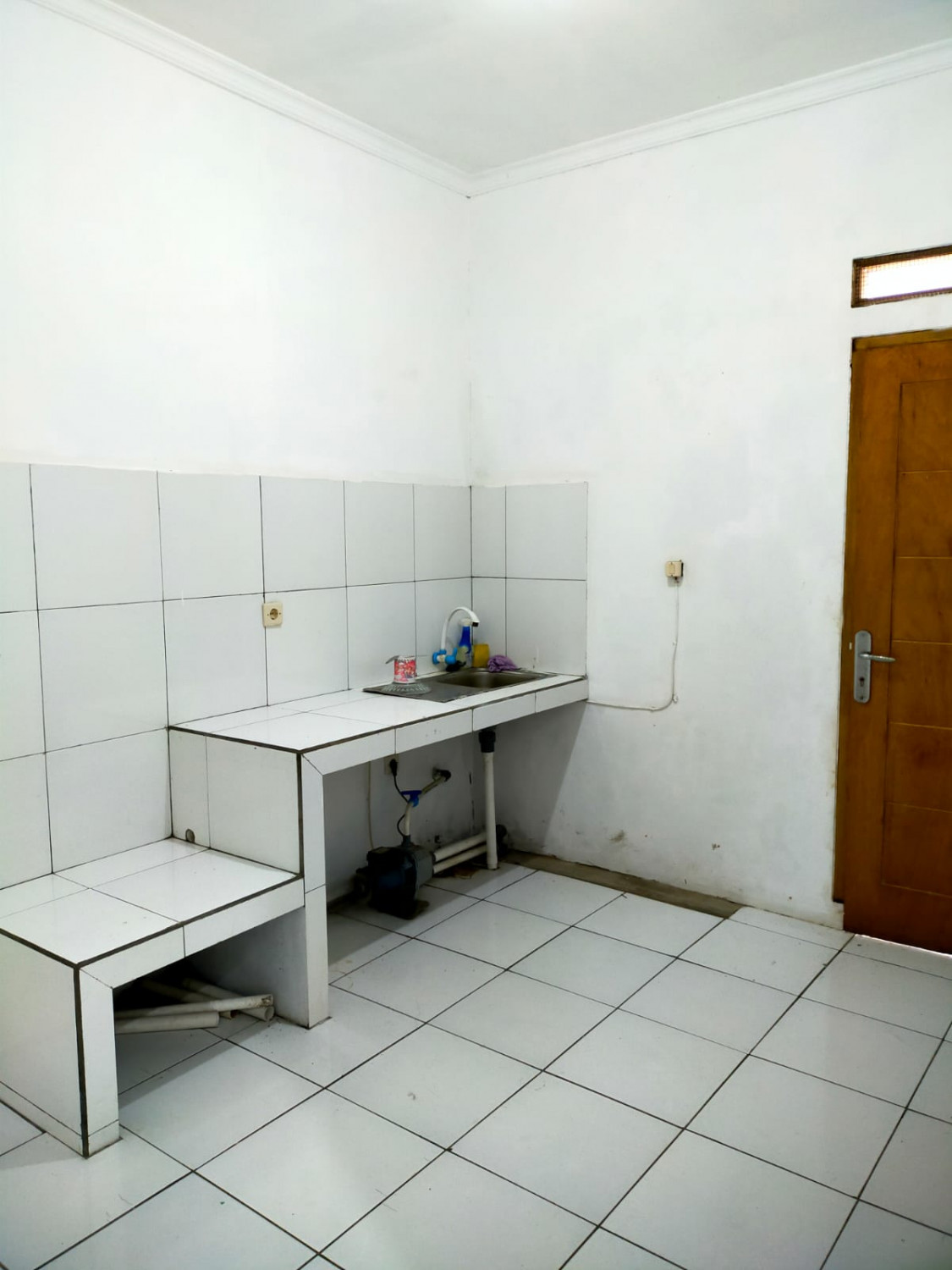 dapur rmh siap huni di villa gading harapan.jpeg