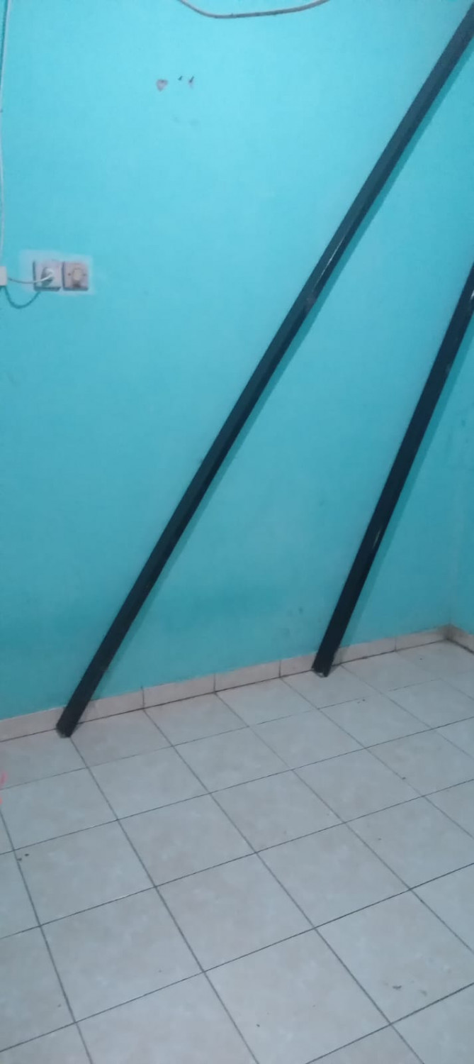 ruang dpn rmh second di pondok kelapa.jpeg