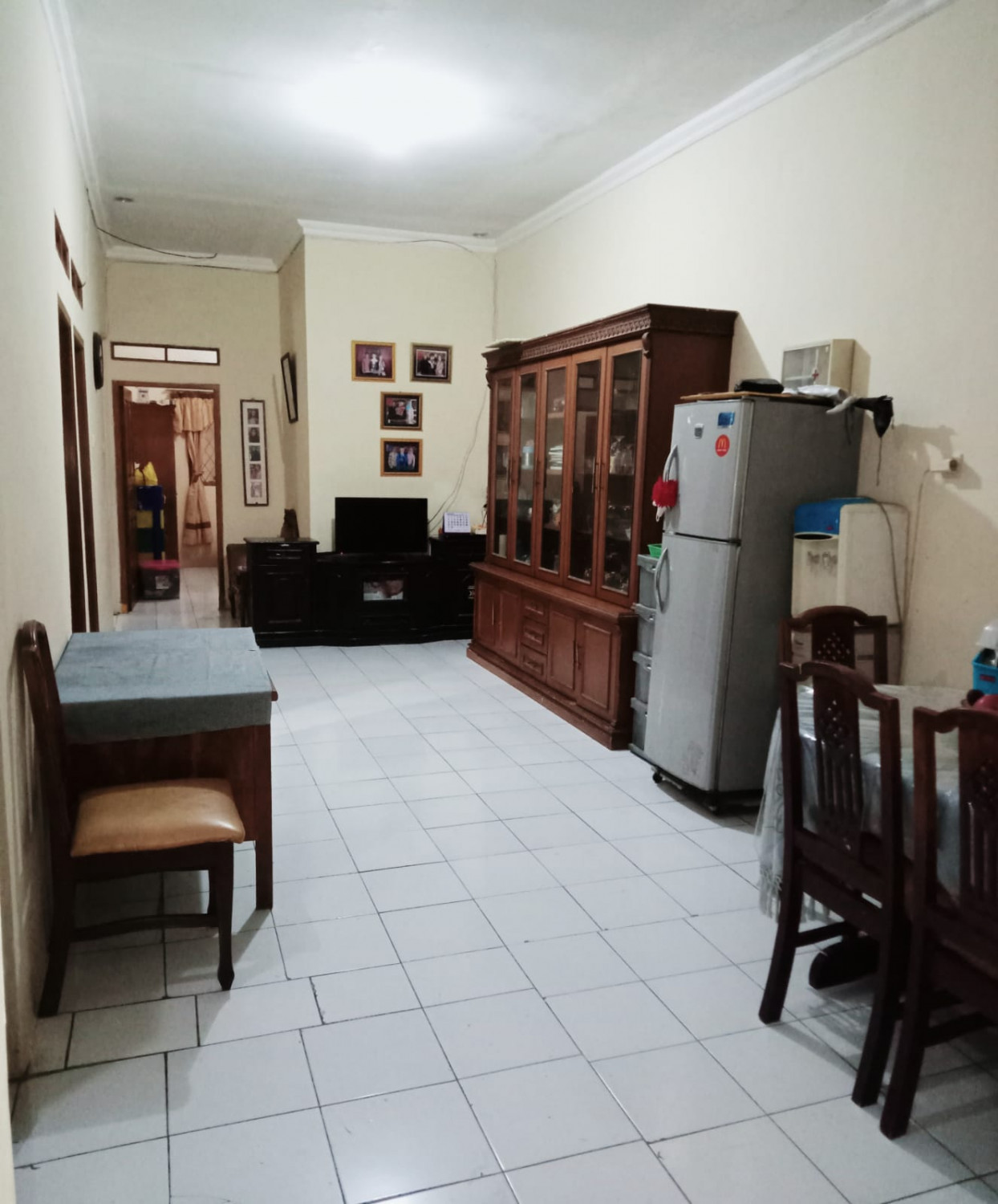 ruang makan rmh 2lt di jaktim.jpeg