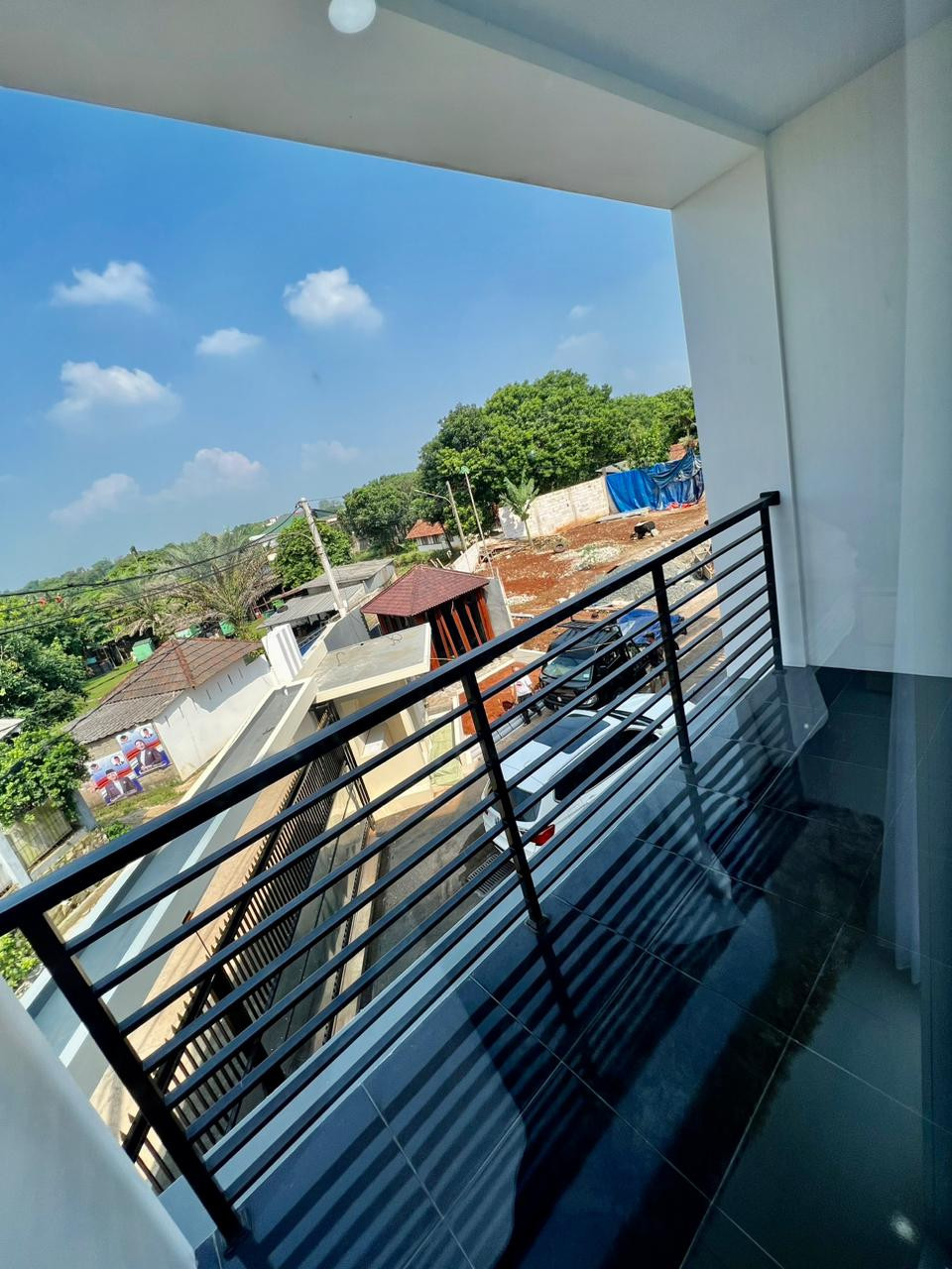 balkon cluster 2lt di leuwinanggung depok.jpeg