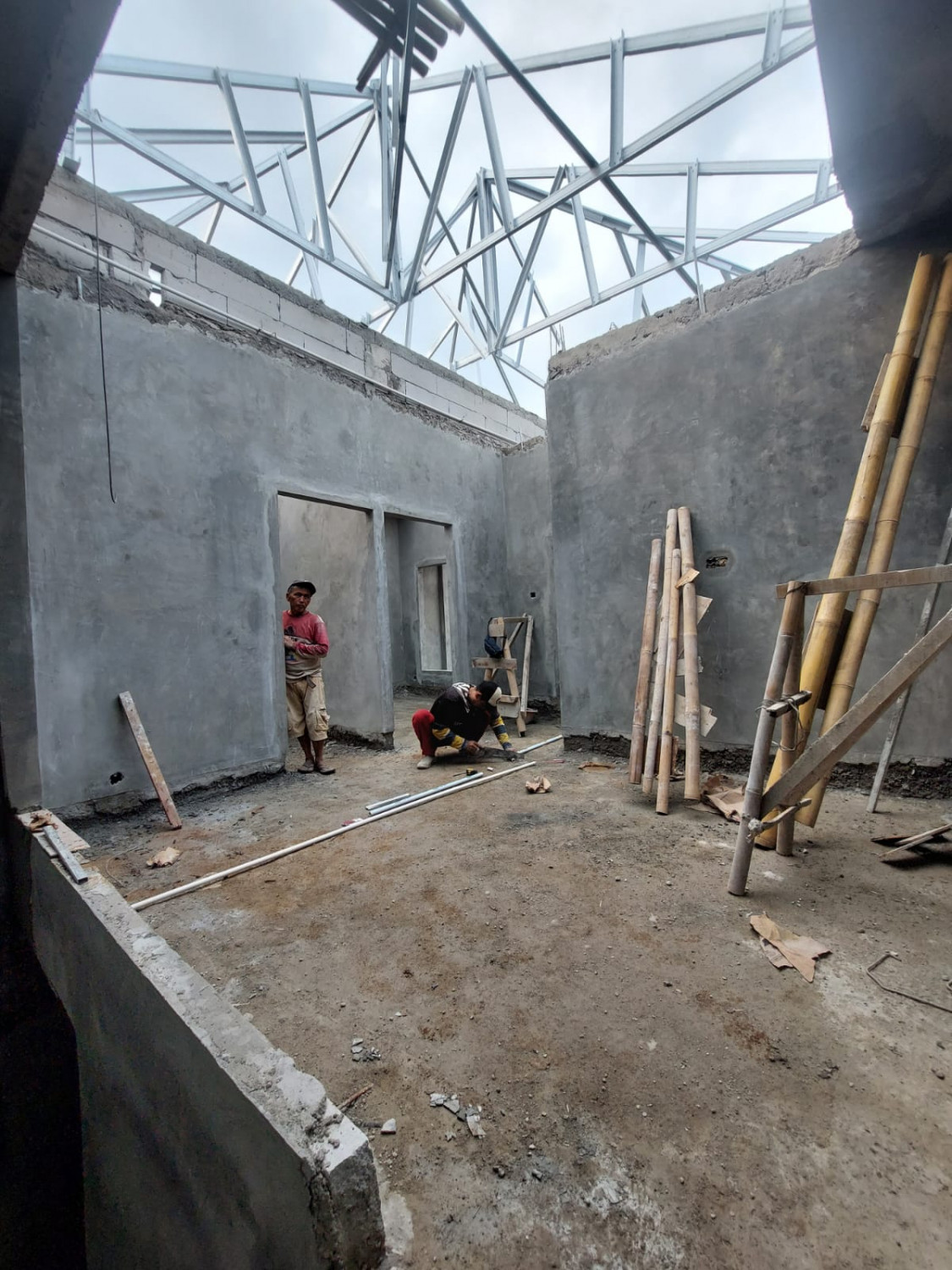 ruang keluarga rmh murah konsep bali tropis di jatirasa.jpeg