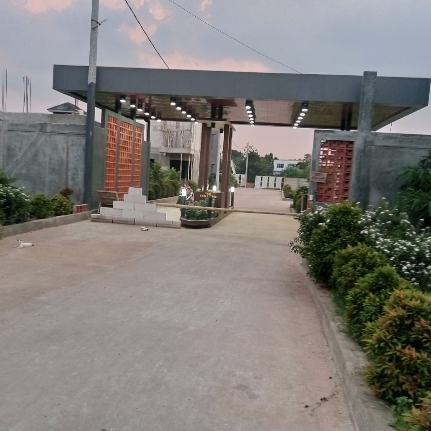 one gate sistem rmh minimalis tropis modern smartlock di jakamulya.jpeg