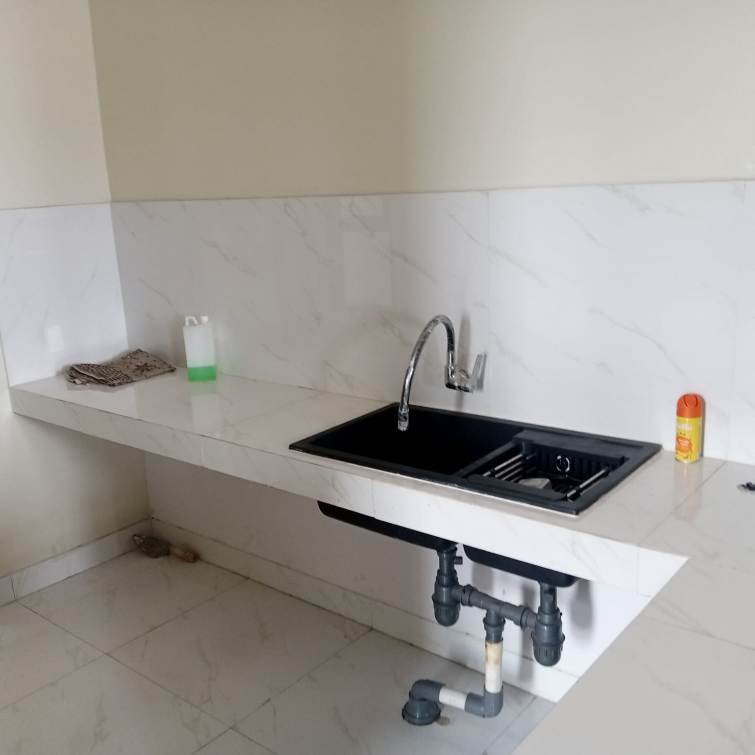 dapur rmh monimalis tropis modern smartlock di jakamulya.jpeg