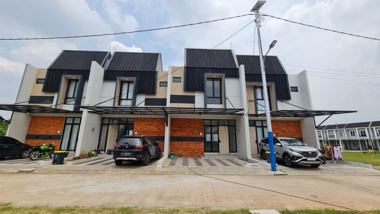 tampak depan cattelya 2lt bintara jaya.jpeg