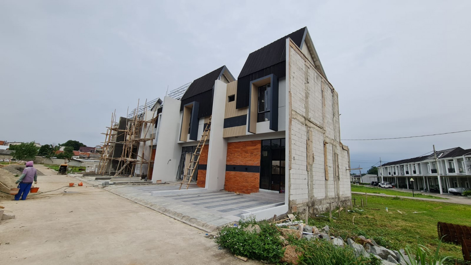 tampak samping cattelya 2lt bintara jaya.jpeg