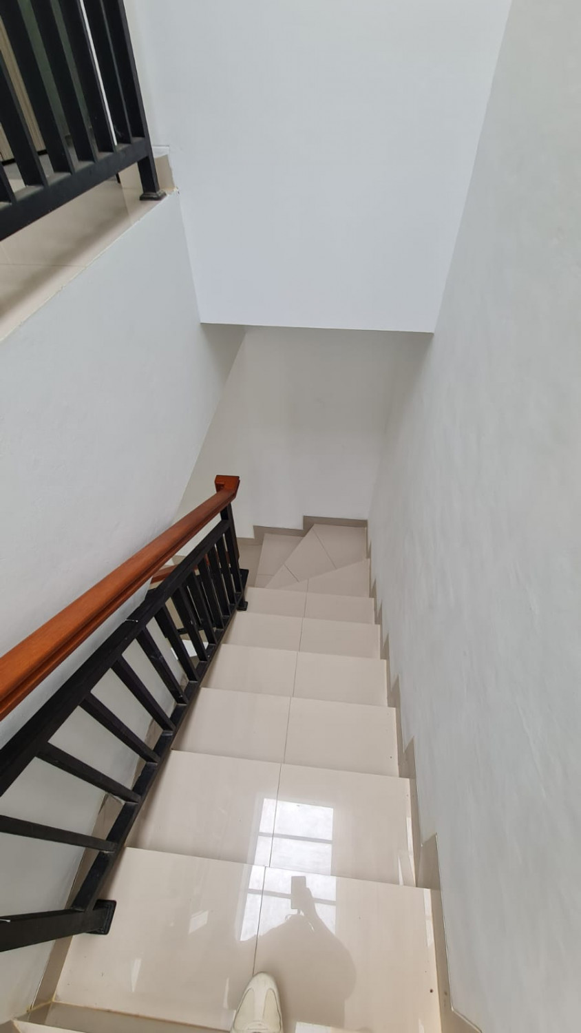 tangga cattelya 2lt bintara jaya.jpeg