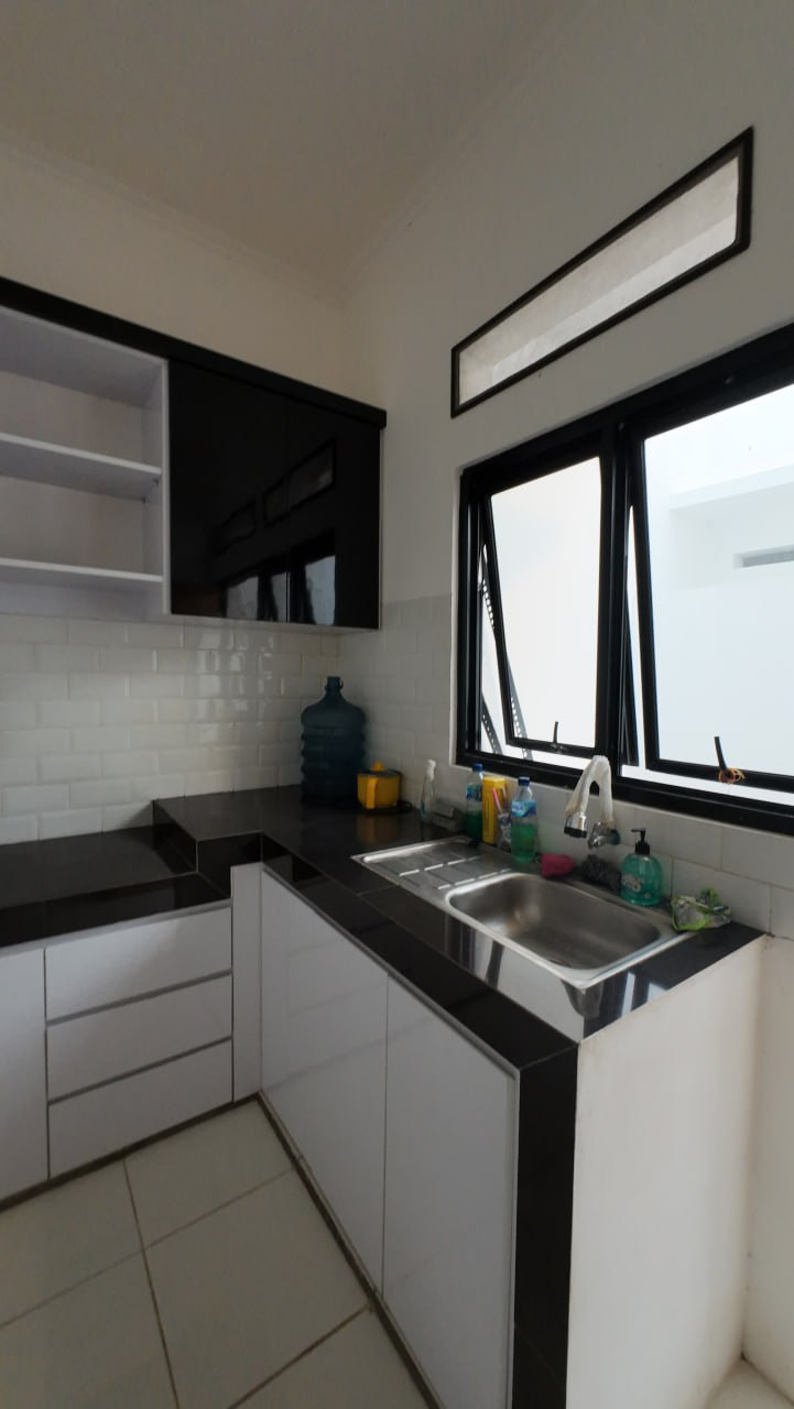 dapur rmh modern khusus muslim dg smarthome di klapa nunggal.jpeg